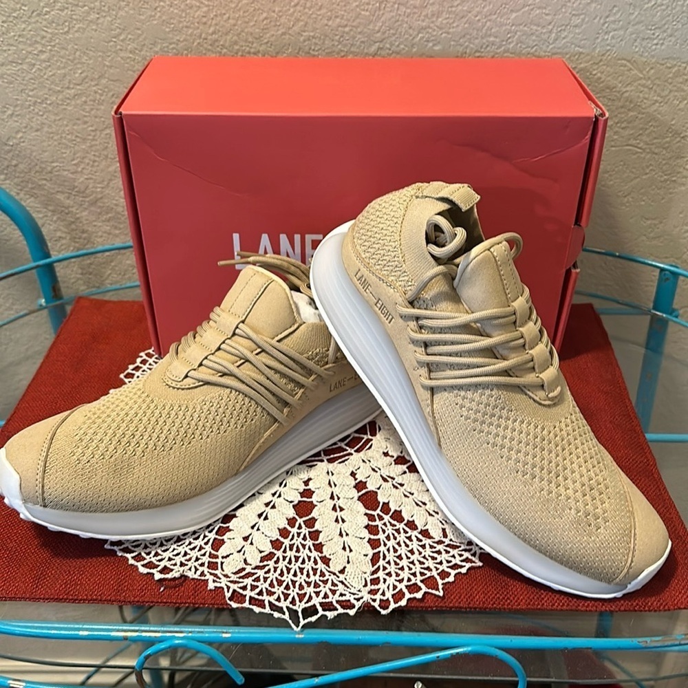 New in box Lane-Eight Sneakers. Mens or women’s. 1044.  Size 8